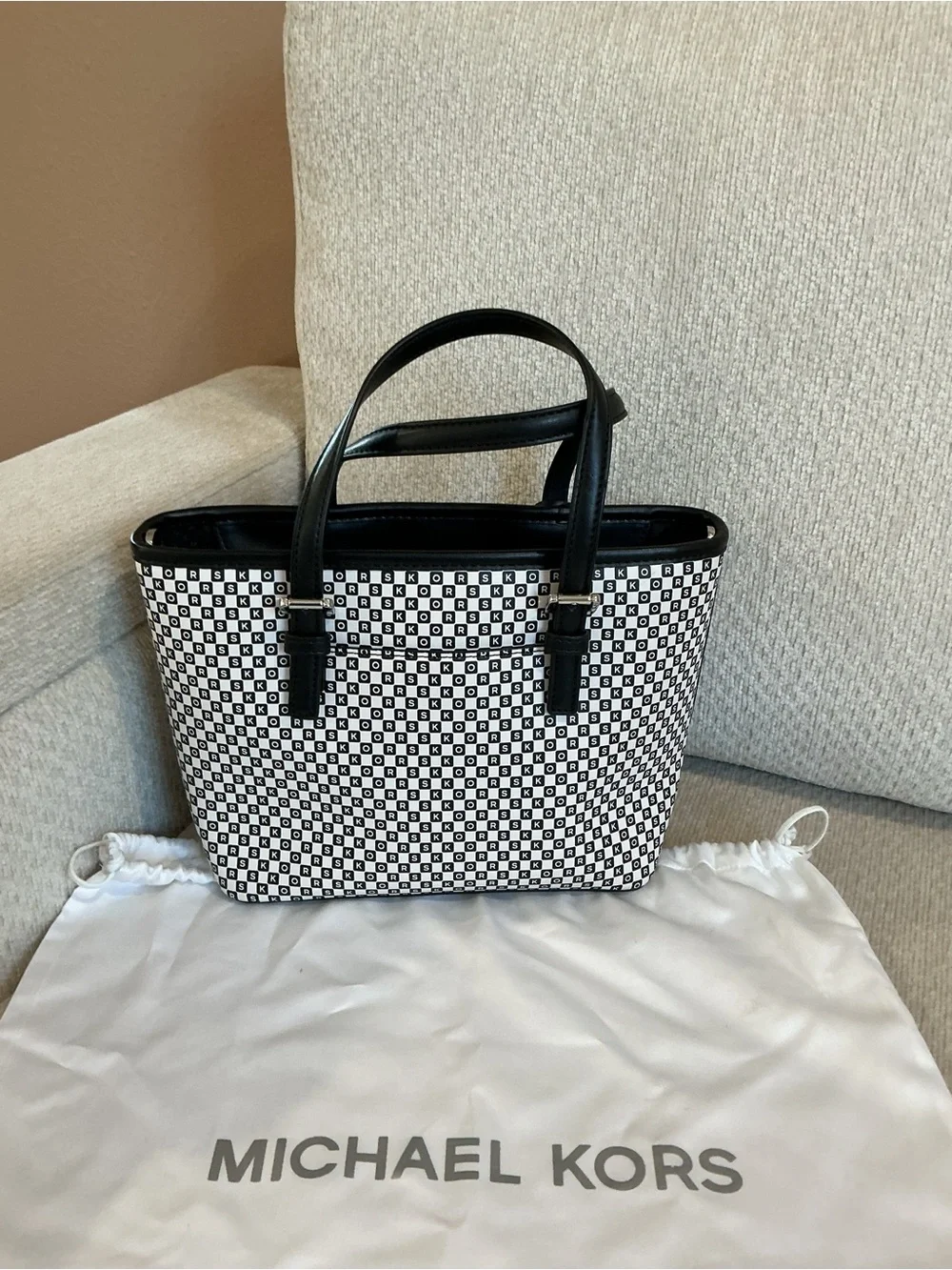 Michael Kors Jet Set Travel XS Carryall Tote - Black & White Cube Print